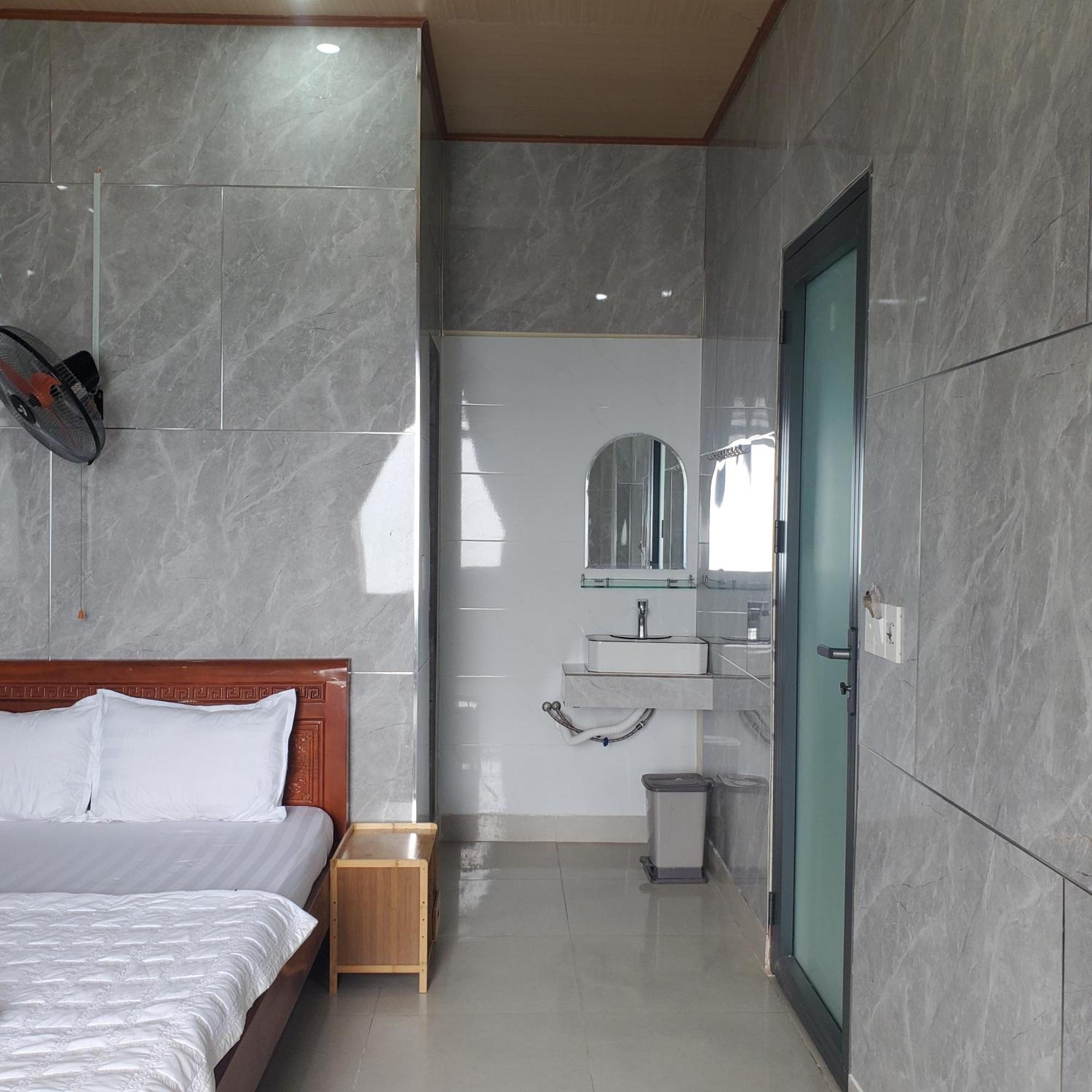 Tuan Thanh Homestay Tân Hiệ Esterno foto